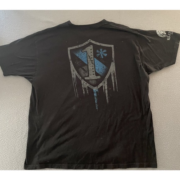 Relentless Defender Black Graphic T-shirt Fortune Favors Prepared L Distressed - Picture 3 of 6